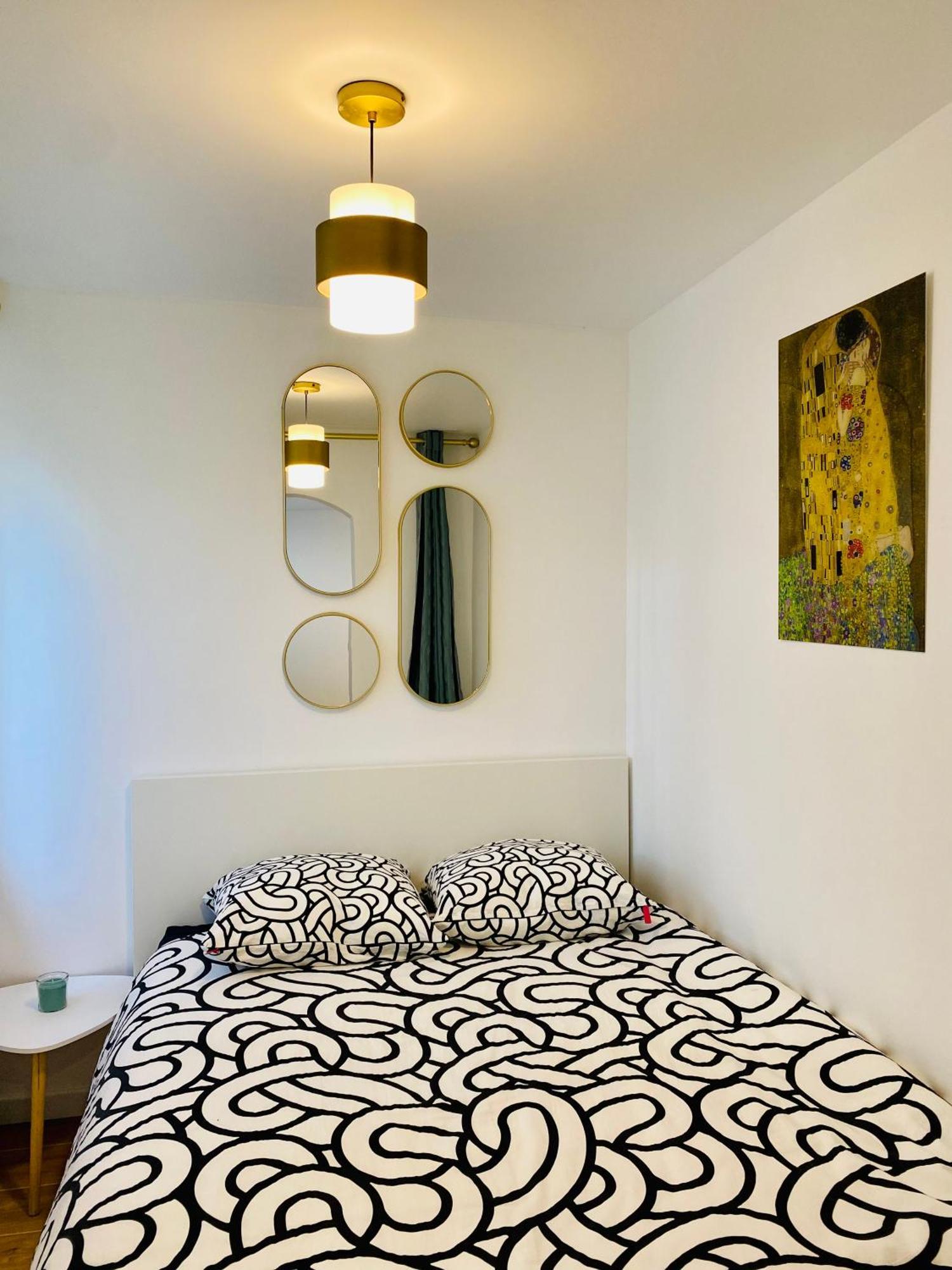 Joli Appartement Renove Incluant Parking A 10 Min De Paris Нантерр Экстерьер фото